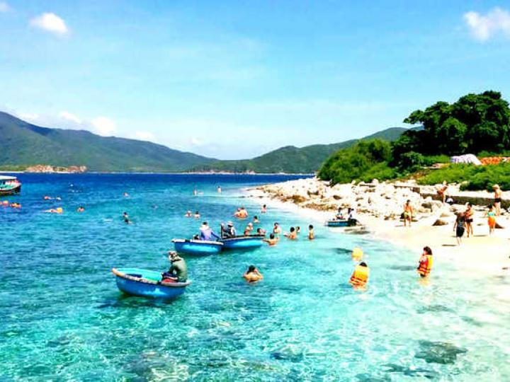 Travel Nha Trang 2020, experience handbook from AZ