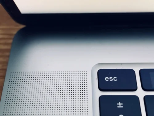 How to fix MacBook Pro speaker problem